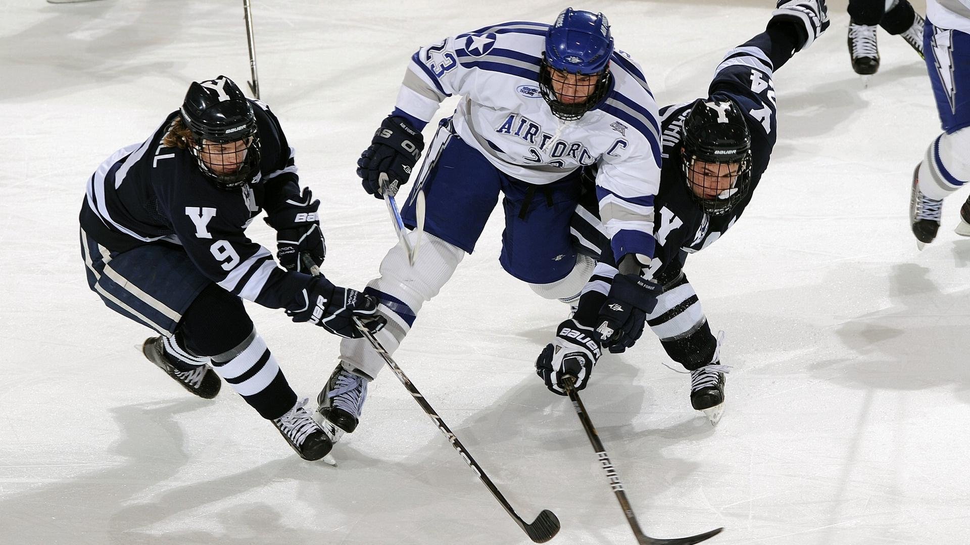 leyu乐鱼-“速度与力量的完美融合，高新区全民健身馆壁球赛场上演极速反应”